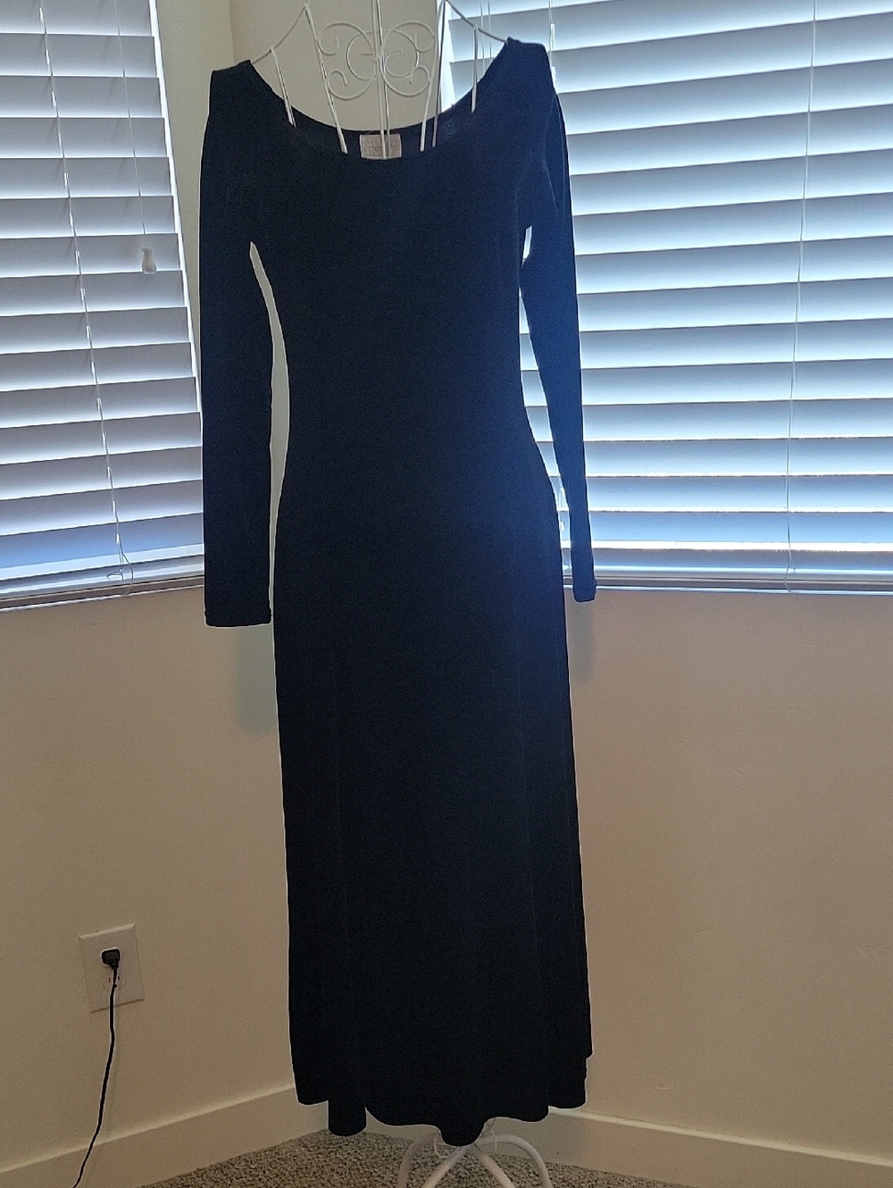 Moda International Black Long-Sleeve Maxi Dress